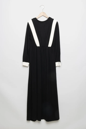 Vestido de Malha Preto e Branco
