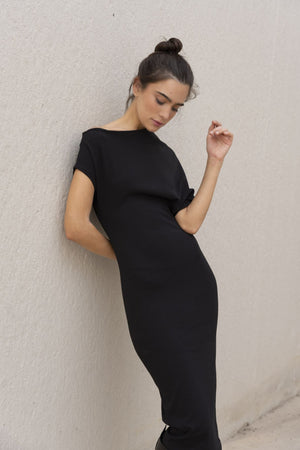 Vestido Midi Assimétrico Preto