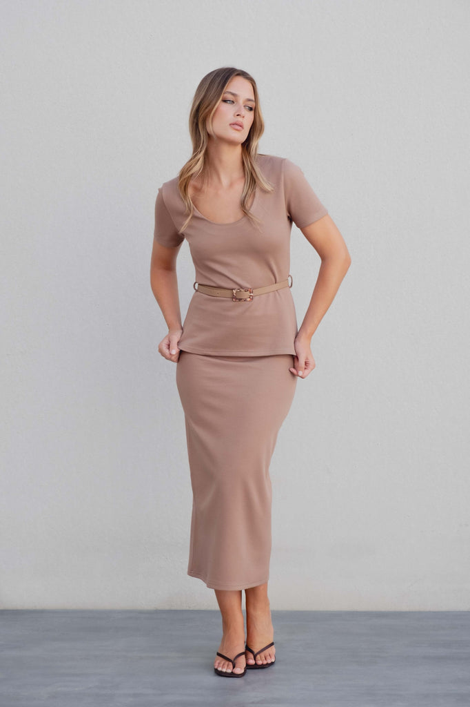 Saia Clássica Midi Nude