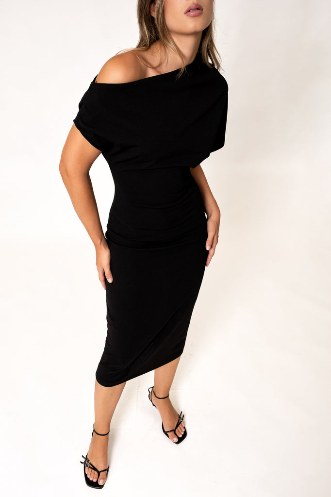 Vestido Midi Assimétrico Preto