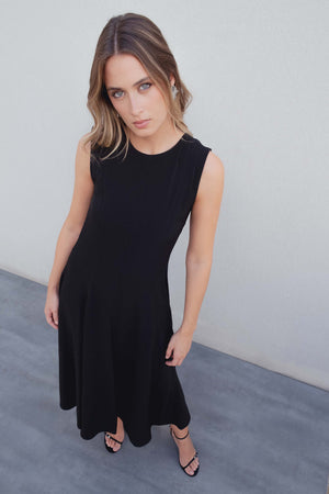 Vestido Midi Clássico Preto