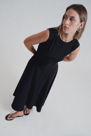 Vestido Midi Clássico Preto