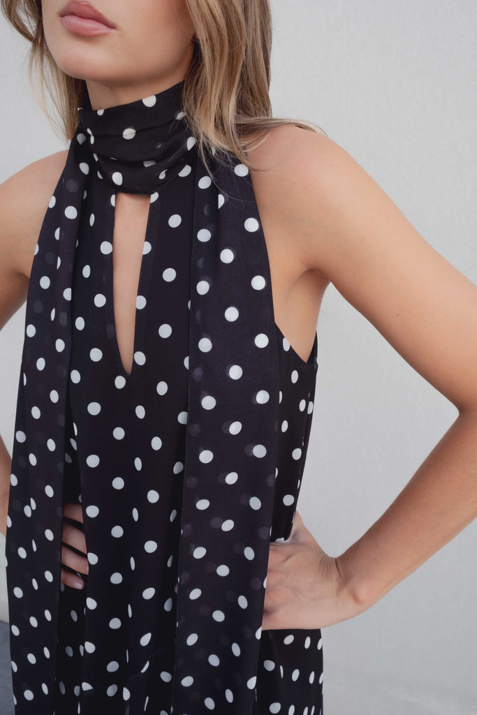 Vestido Halter Fluido Bolinhas