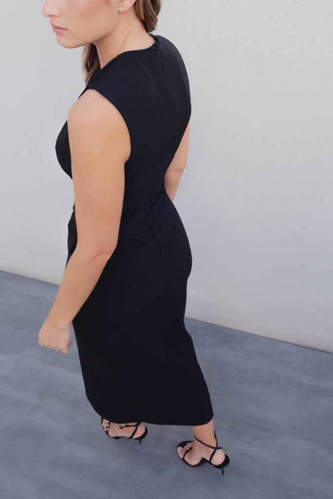 Vestido Midi Elegante Botões e Fivela