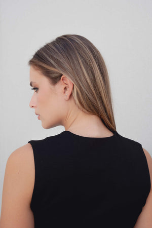 Vestido Midi Preto com Detalhe Dourado