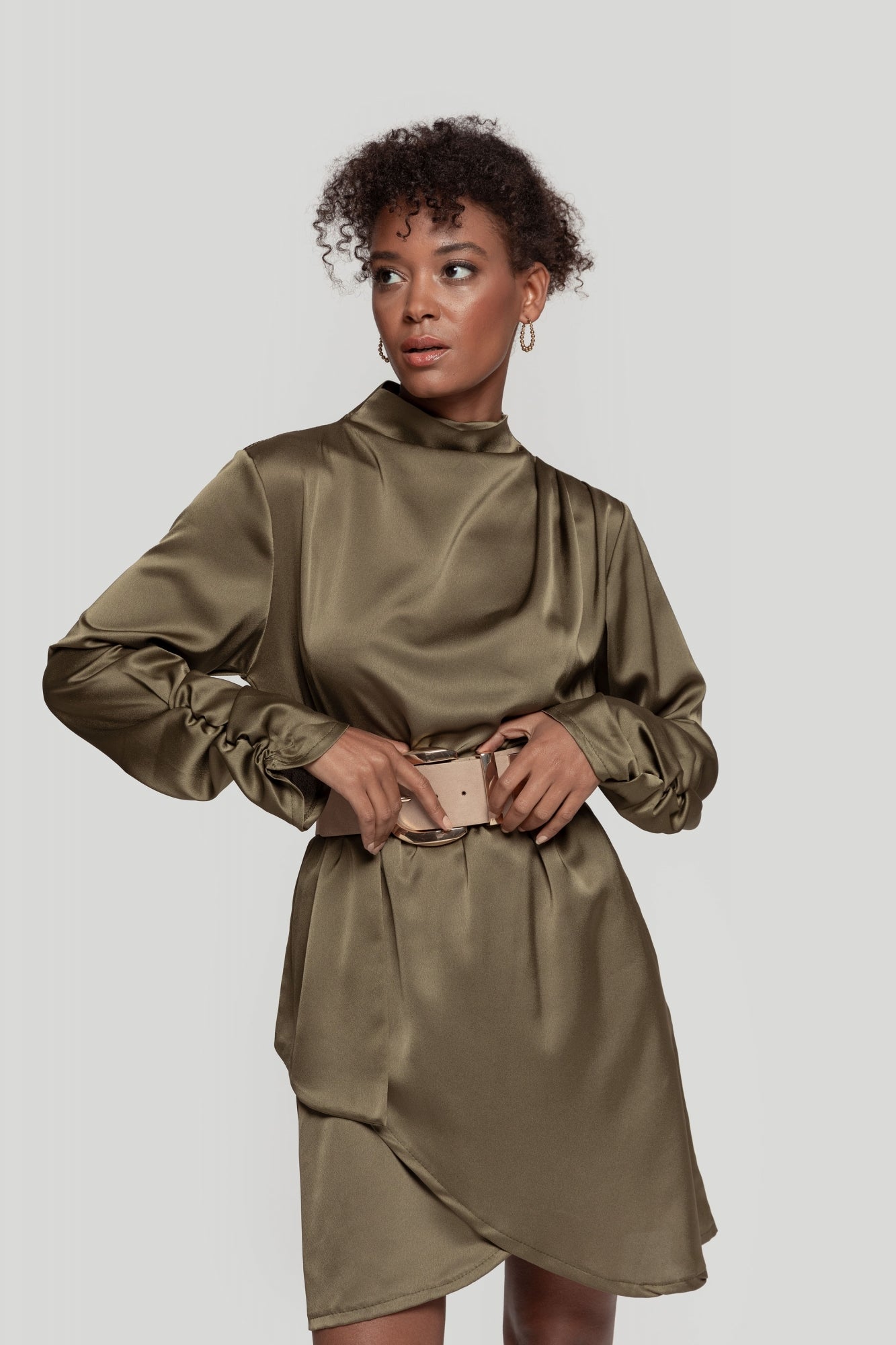 Vestido de Festa Curto Cetim Caqui – Queen V